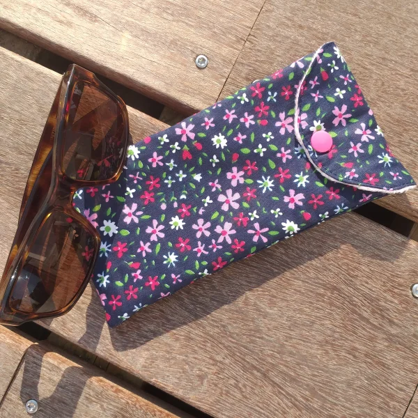 Étui lunettes fleuri rose