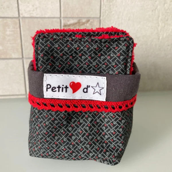 Lingettes en rouge et noir