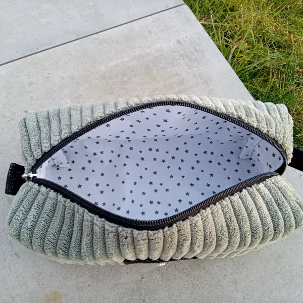 Trousse de toilette velour  grosses côtes vert amande