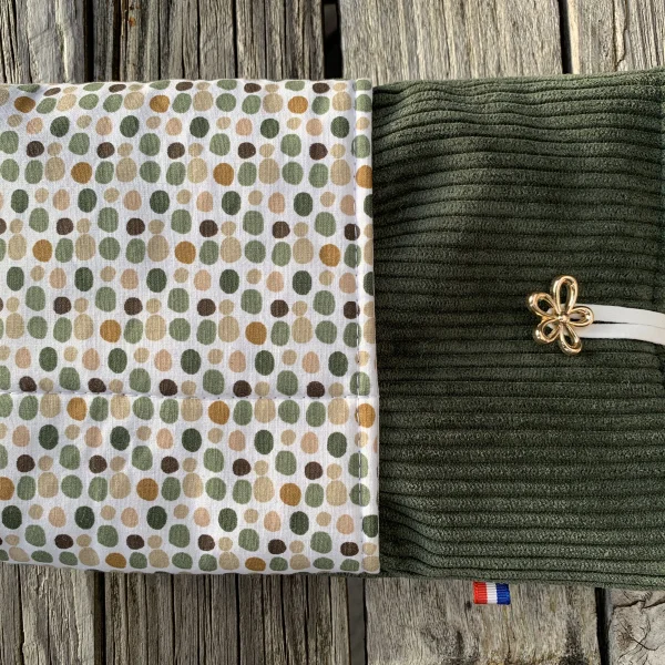 Protège livre en velours vert