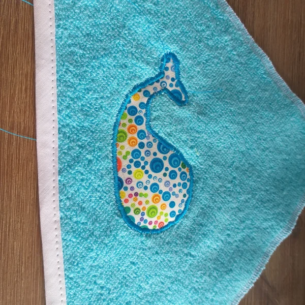 Cape de bain baleine turquoise